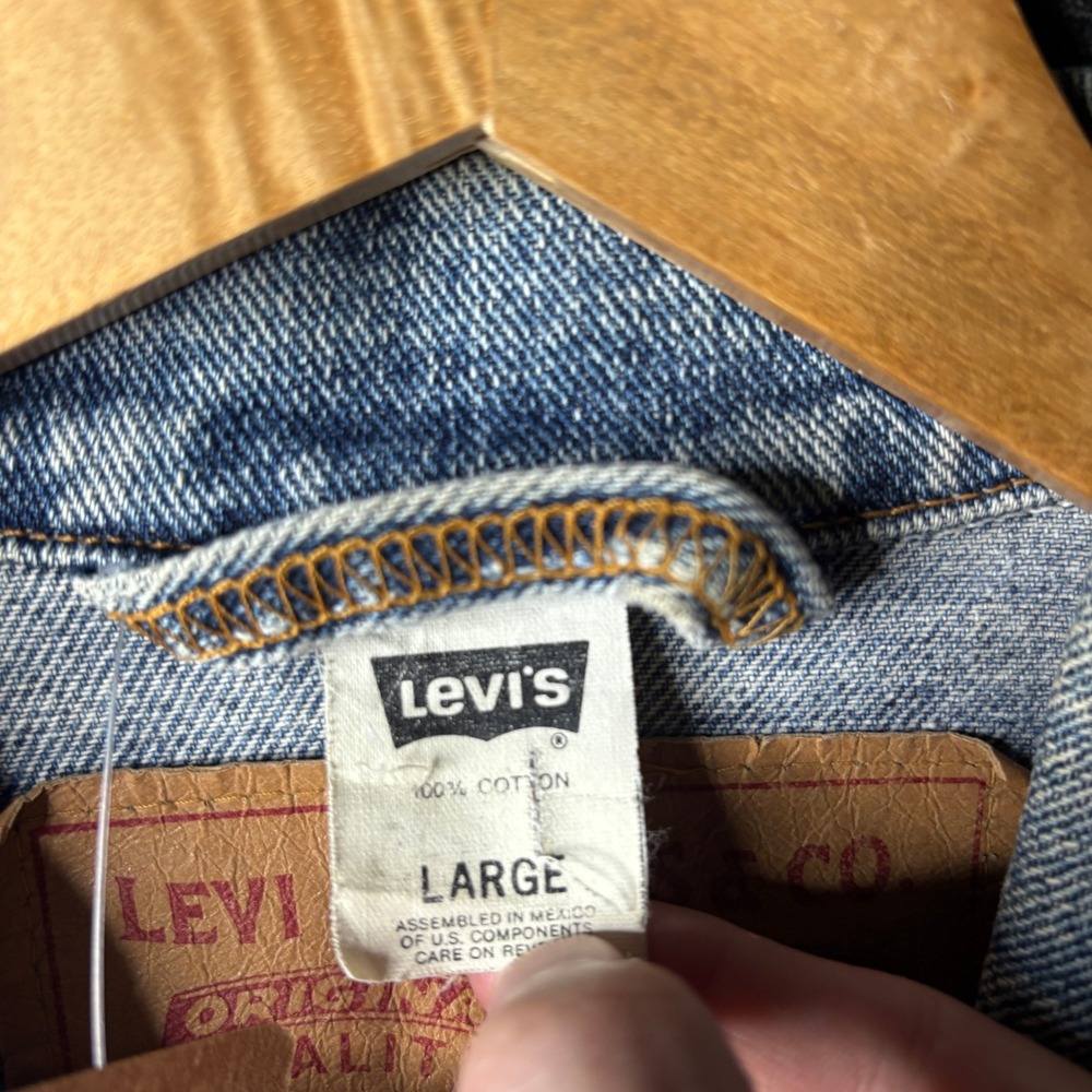 Vintage Y2K Levis 70598 4891 Denim Trucker Jacket Light Wash Mens Large Western - Picture 3 of 11